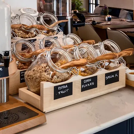 Отель Catalonia Boulevard