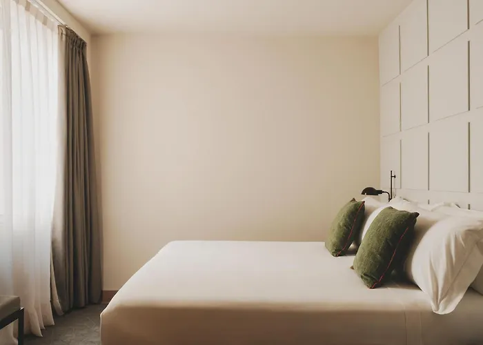 מלון Catalonia Boulevard 4*