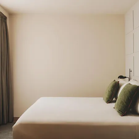 Hotel Gallery 4 Sup 4*