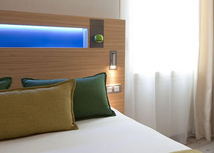 Catalonia Boulevard 4*